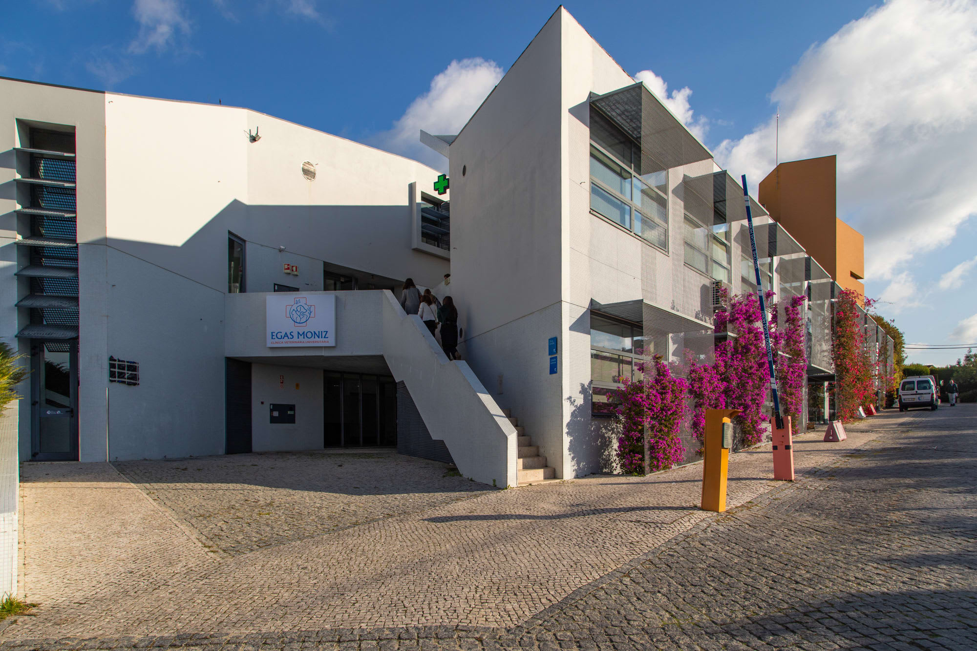 Bâtiment du campus Egas Moniz à Monte de Caparica